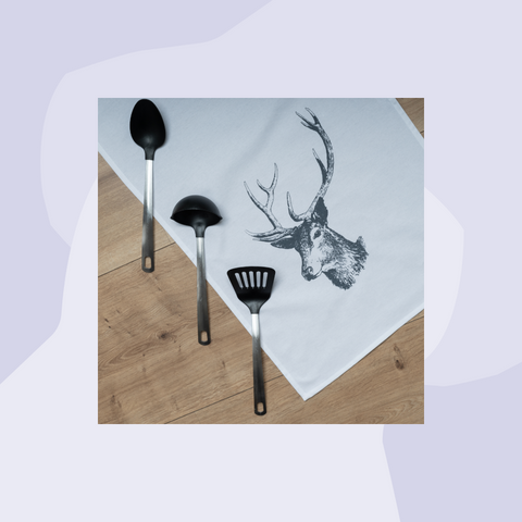 1730 Geschirrtuch Handtuch Baumwolle Aufdruck Hirsch in grau Geschenke Geschenkeladen Köln Feinkostladen Online Shop Gourmets