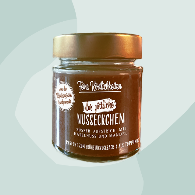 Nusseckchen Brotaufstrich Feine Köstlichkeiten Delikatessen Spezialitäten Köln Feinkost Online Shop Geschenke Feinkostladen concept store Feinkostgeschäft Köln Geschenkbox Vatertag Papa